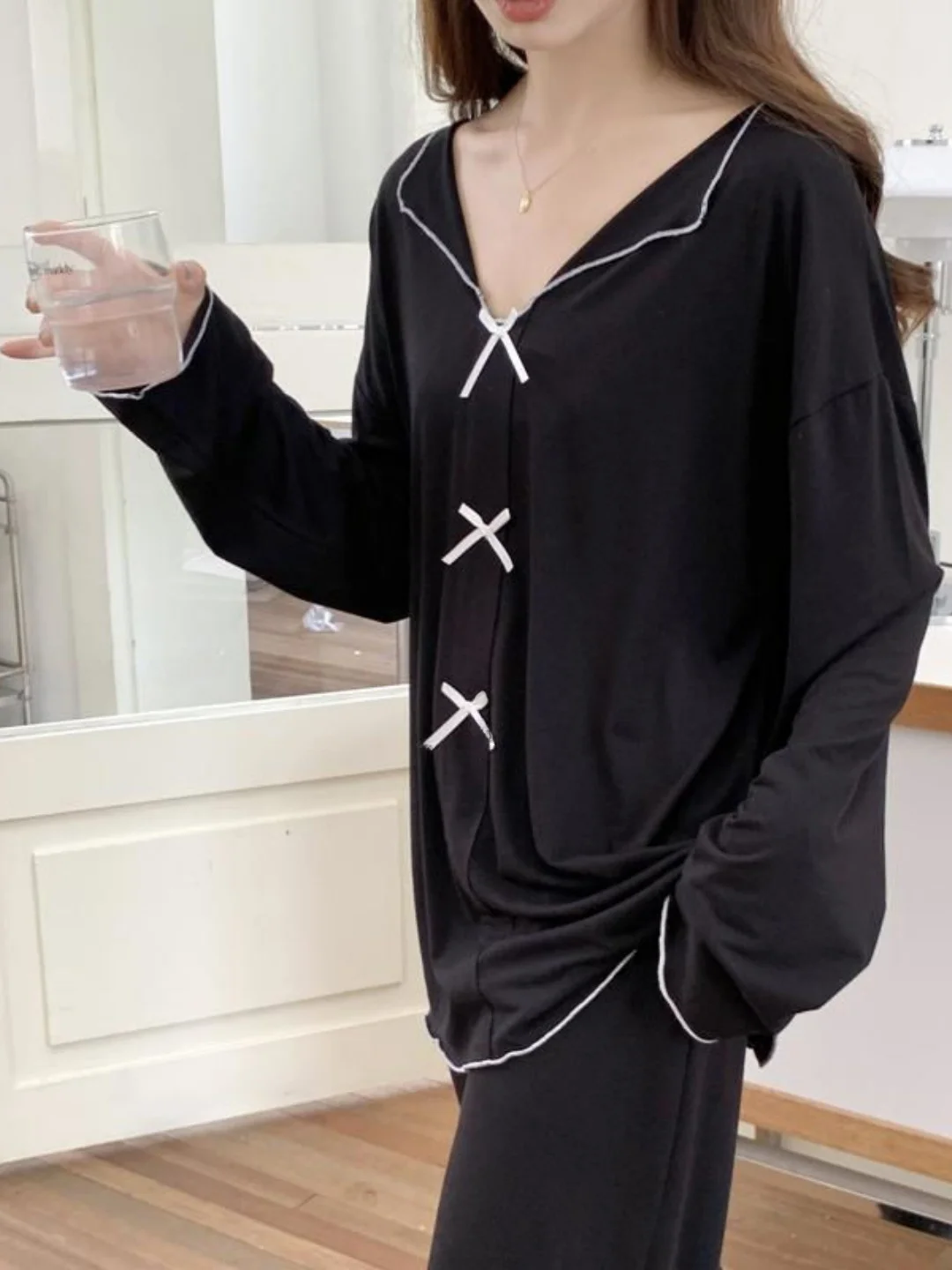 Comfortable V-Neck Knot Long Sleeve Loose Home Clothes Sleepwear Set for Women plus Size Winter Outerwear Suitable
Comfortable V-Neck Knot Long Sleeve Loose Home Clothes Sleepwear Set for Women plus Size Winter Outerwear Suitable