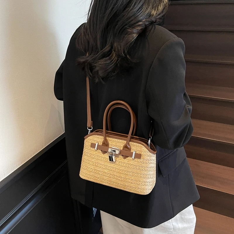 Luxury Brand Famous Designer Leather Handbag For Women Elegant Classic And Popular With Crossbody Strap And Spacious Interior
Luxury Brand Famous Designer Leather Handbag For Women Elegant Classic And Popular With Crossbody Strap And Spacious Interior