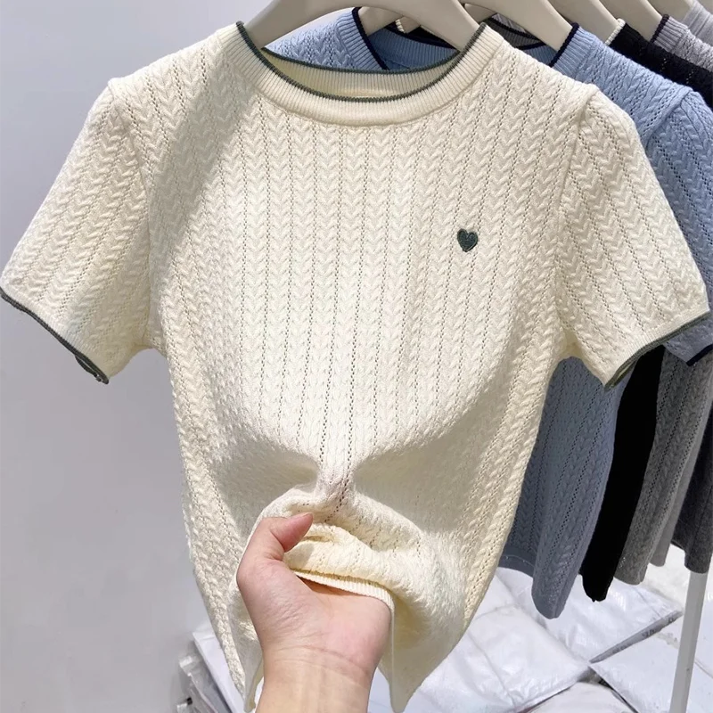 Knitted Sweater Women Pullovers Black Short Sleeve Embroidery Knit Sweater Pullover Women Tops New Summer O-Neck Knitwears Q3744
Knitted Sweater Women Pullovers Black Short Sleeve Embroidery Knit Sweater Pullover Women Tops New Summer O-Neck Knitwears Q3744