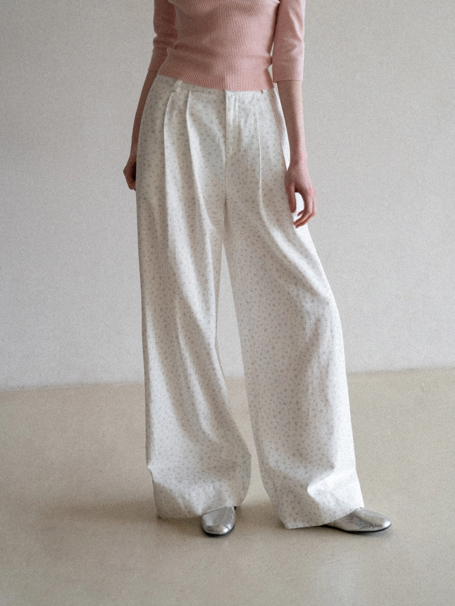EGGKA Floral Print Loose Wide Leg Pants Women's Casual Straight Cut Trousers Spring Summer High Waist Zipper Closure Ladies
EGGKA Floral Print Loose Wide Leg Pants Women's Casual Straight Cut Trousers Spring Summer High Waist Zipper Closure Ladies
