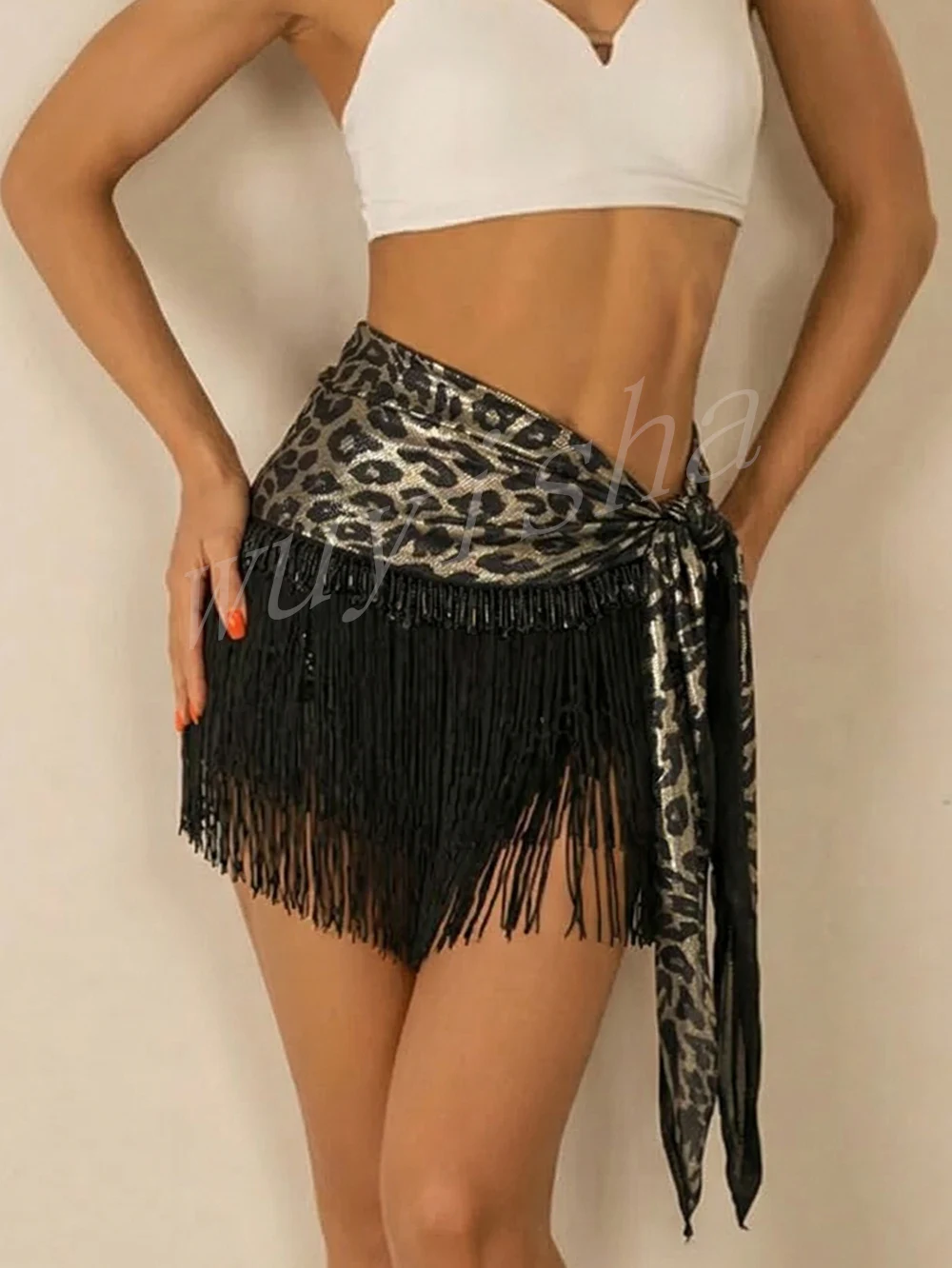 Wuyisha's New Dance Half-Skirt, Wrap-Style Latin Dance Practice Outfit with Adjustable Straps and Leopard Print Tassels
Wuyisha's New Dance Half-Skirt, Wrap-Style Latin Dance Practice Outfit with Adjustable Straps and Leopard Print Tassels
