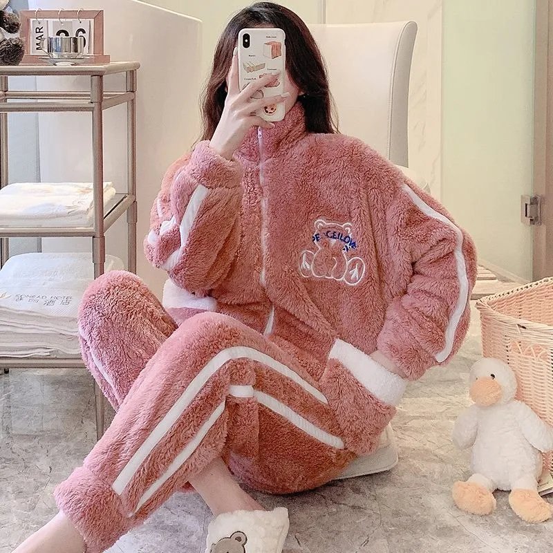 2025 New Winter Pajamas Women Warm Sleepwear Velvet Padded Coral Velvet Loungewear Plus Size Zipper Flannel Warm Homewear Suit
2025 New Winter Pajamas Women Warm Sleepwear Velvet Padded Coral Velvet Loungewear Plus Size Zipper Flannel Warm Homewear Suit