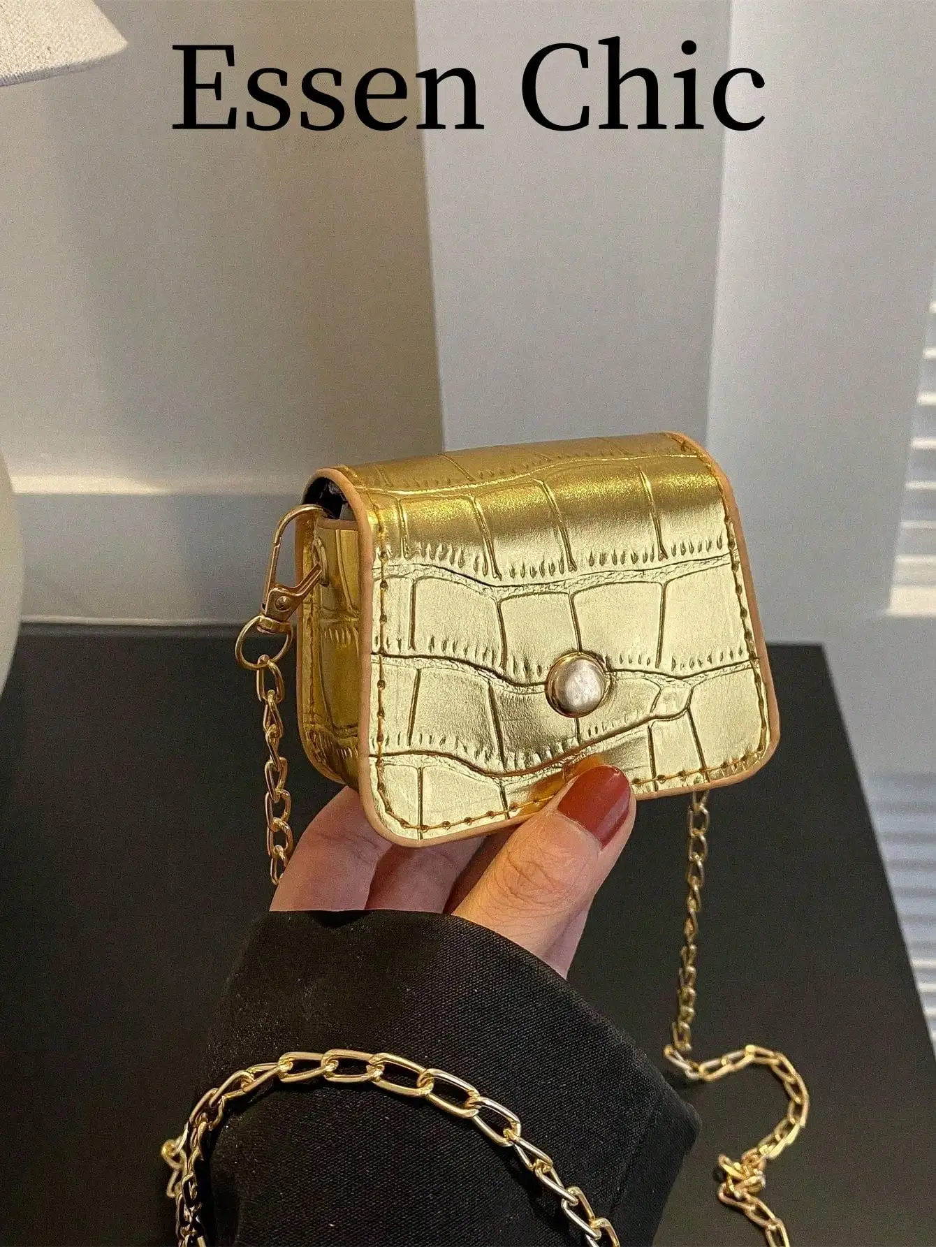 Mini Metallic Crocodile Embossed Flap Chain Square Bag, Animal Print Women Bag
Mini Metallic Crocodile Embossed Flap Chain Square Bag, Animal Print Women Bag