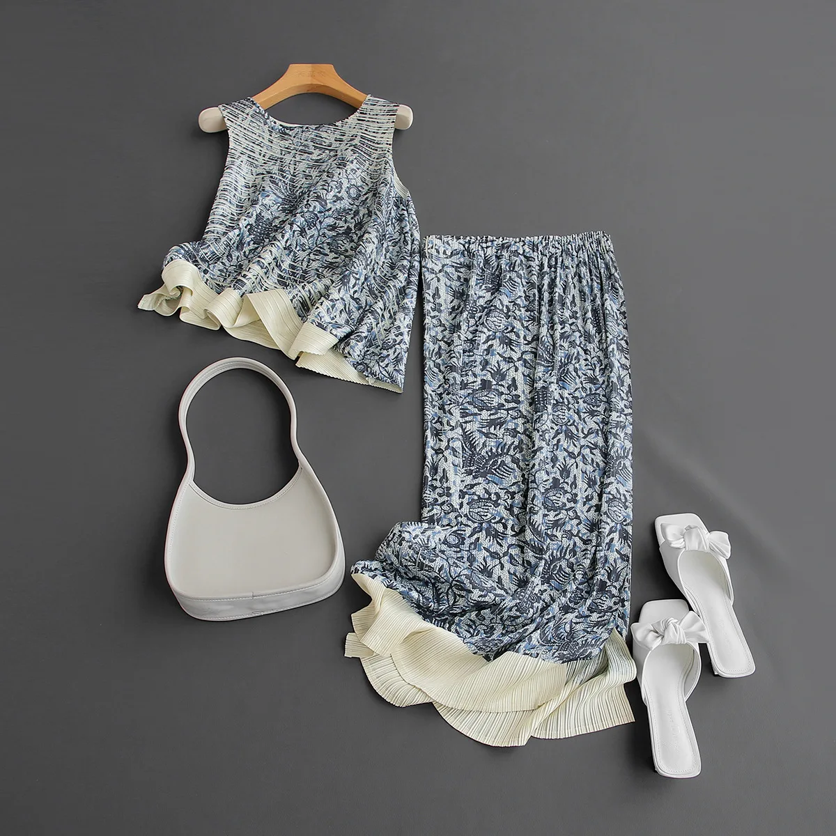 Fold Pleated Women's Two Piece Miyake Sleeveless Design Casual Set Celadon Top + Half Skirt Two Piece Set 2025 Summer New
Fold Pleated Women's Two Piece Miyake Sleeveless Design Casual Set Celadon Top + Half Skirt Two Piece Set 2025 Summer New