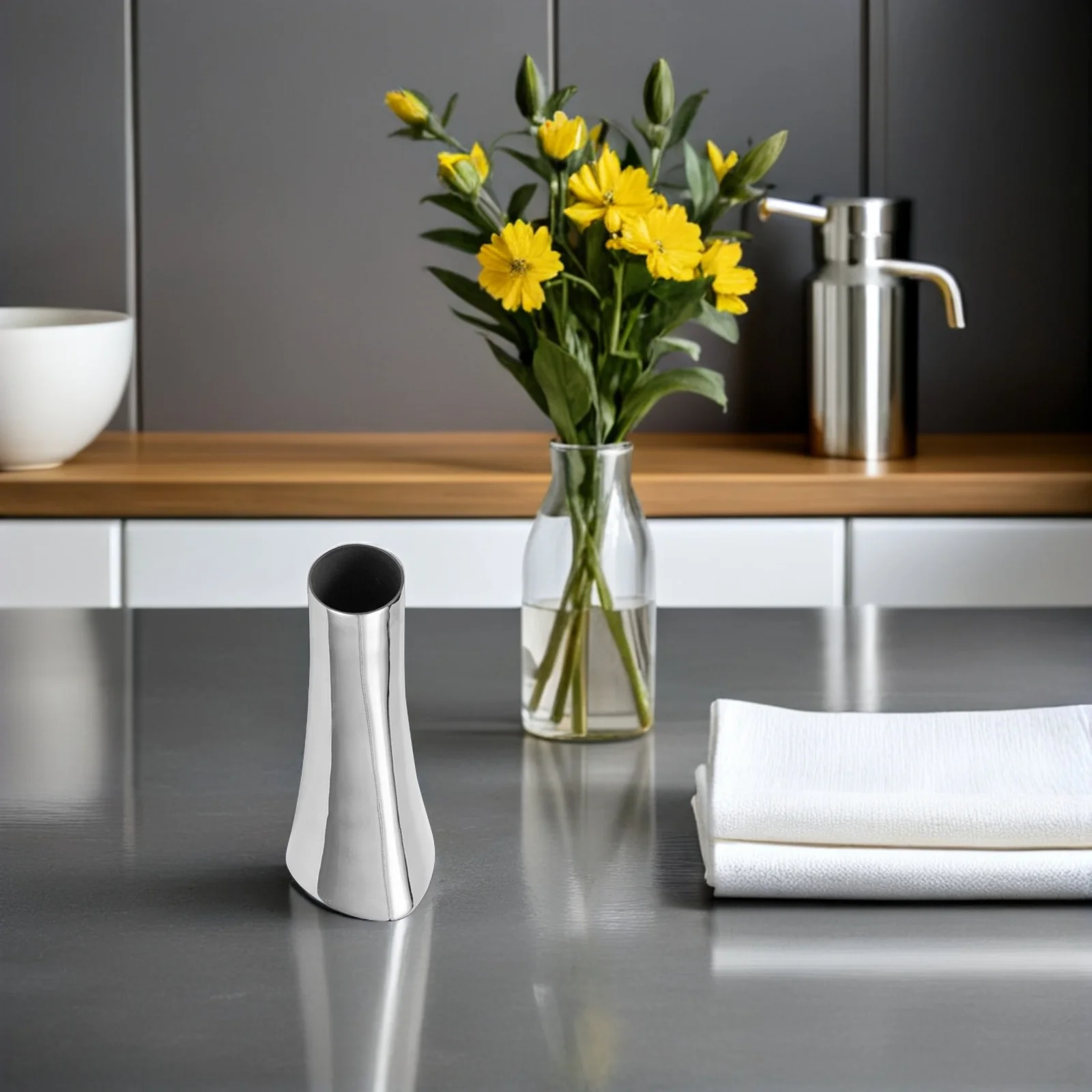 Stainless Steel Flower Vase Unique Design Fine Workmanship Home Decor Tabletop Metal Vase For Artificial Dried Flowers
Stainless Steel Flower Vase Unique Design Fine Workmanship Home Decor Tabletop Metal Vase For Artificial Dried Flowers