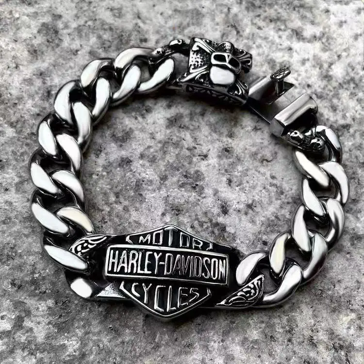 20cm Retro Personality Men Trend Punk Bracelet High Quality Skull Bracelet For Harley Pan America ADV 1250 PA1250 PANAMERICA 883
20cm Retro Personality Men Trend Punk Bracelet High Quality Skull Bracelet For Harley Pan America ADV 1250 PA1250 PANAMERICA 883