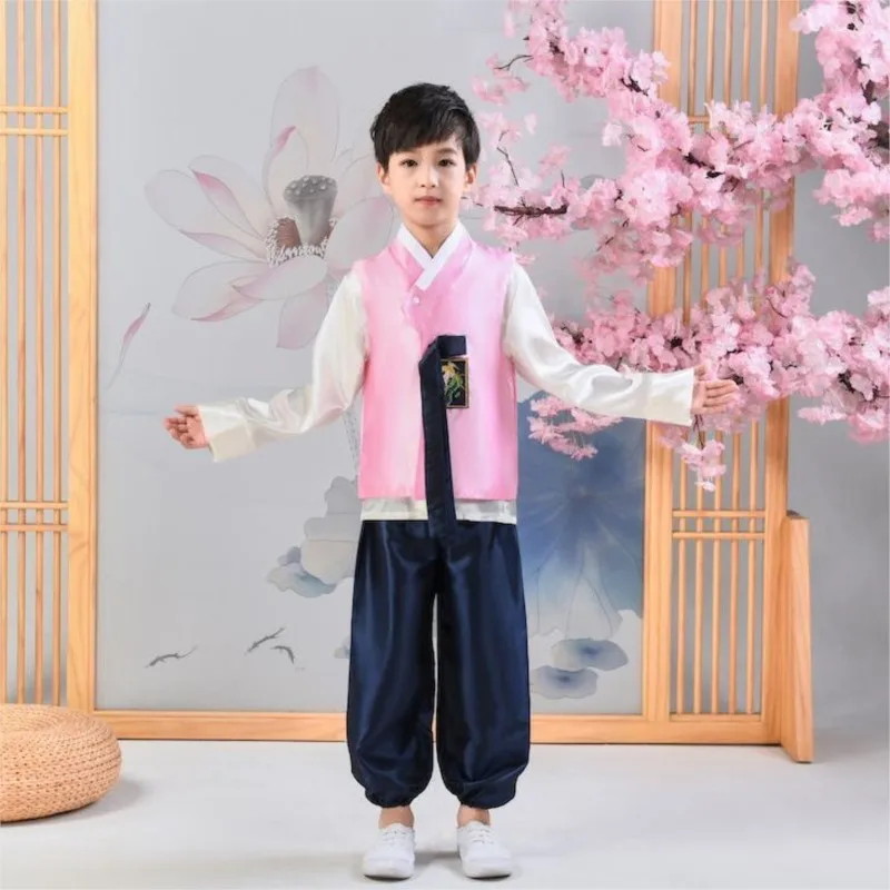 Танцевальная одежда Hanbok для мальчиков, детский традиционный костюм с длинными рукавами в Корейском стиле, одежда для выступлений, LE521
Танцевальная одежда Hanbok для мальчиков, детский традиционный костюм с длинными рукавами в Корейском стиле, одежда для выступлений, LE521