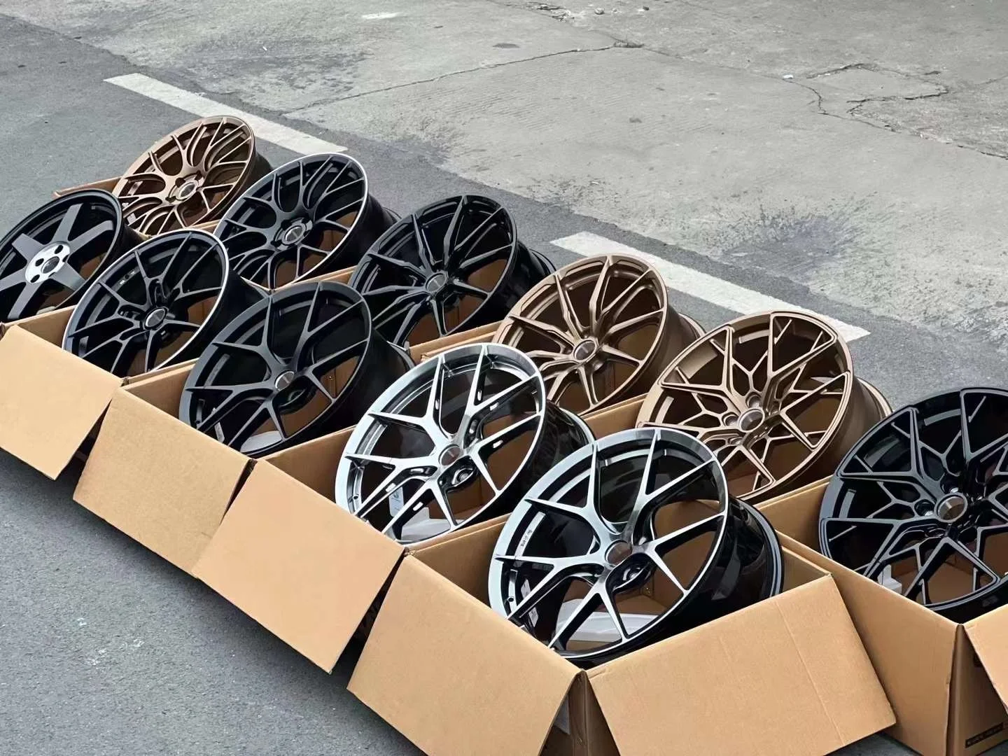 for Professional 5 Holes 5*112/130 Automotive Alloy Wheel 18 19 20 21 22 Inch Forged Rims Luxury high-end customization
for Professional 5 Holes 5*112/130 Automotive Alloy Wheel 18 19 20 21 22 Inch Forged Rims Luxury high-end customization