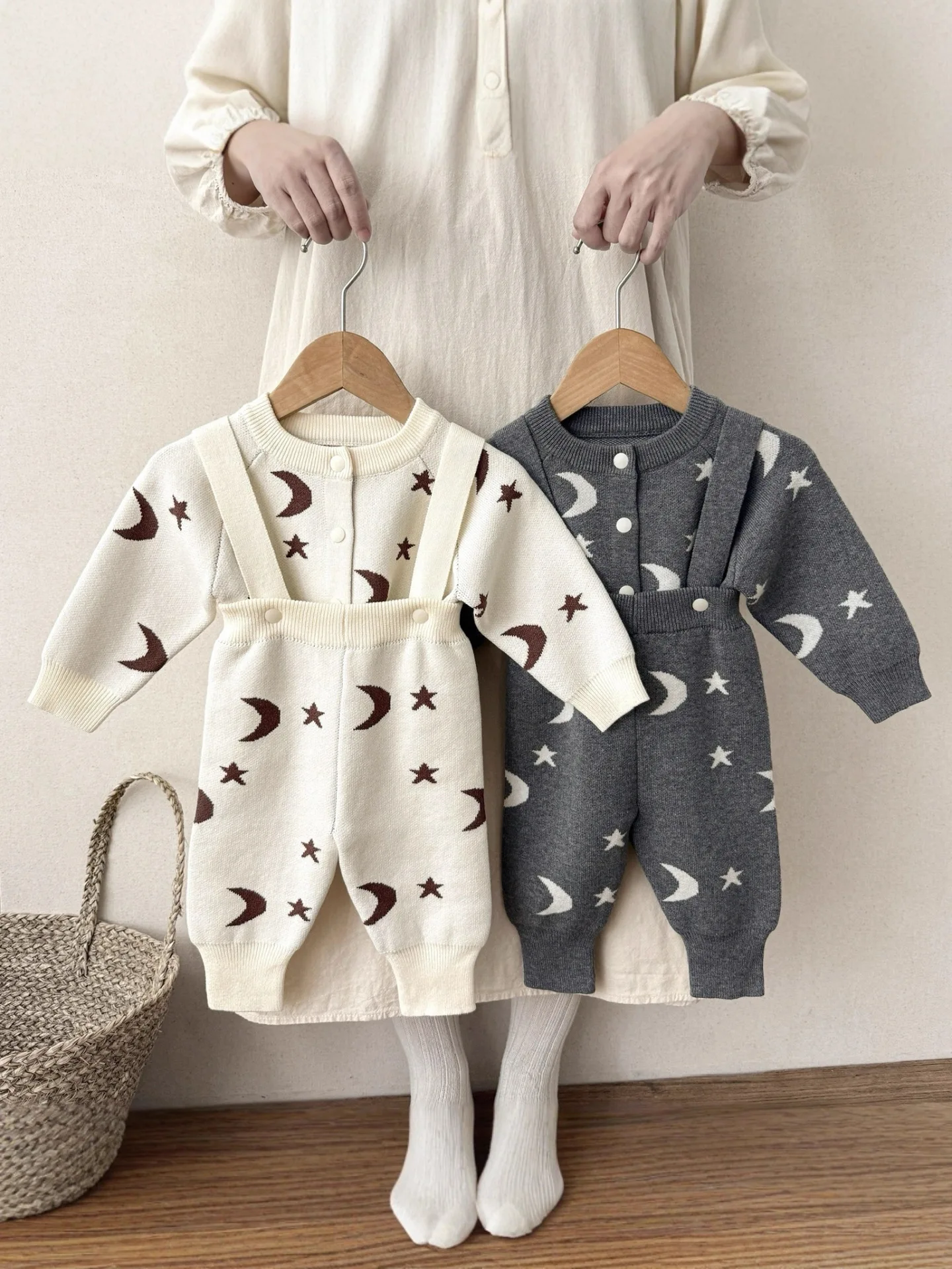 Toddler Clothes 2-Piece Knit Set Star Moon sweater Cardigan Suspender Pants Spring Unisex 0-3Y Baby Clothing
Toddler Clothes 2-Piece Knit Set Star Moon sweater Cardigan Suspender Pants Spring Unisex 0-3Y Baby Clothing