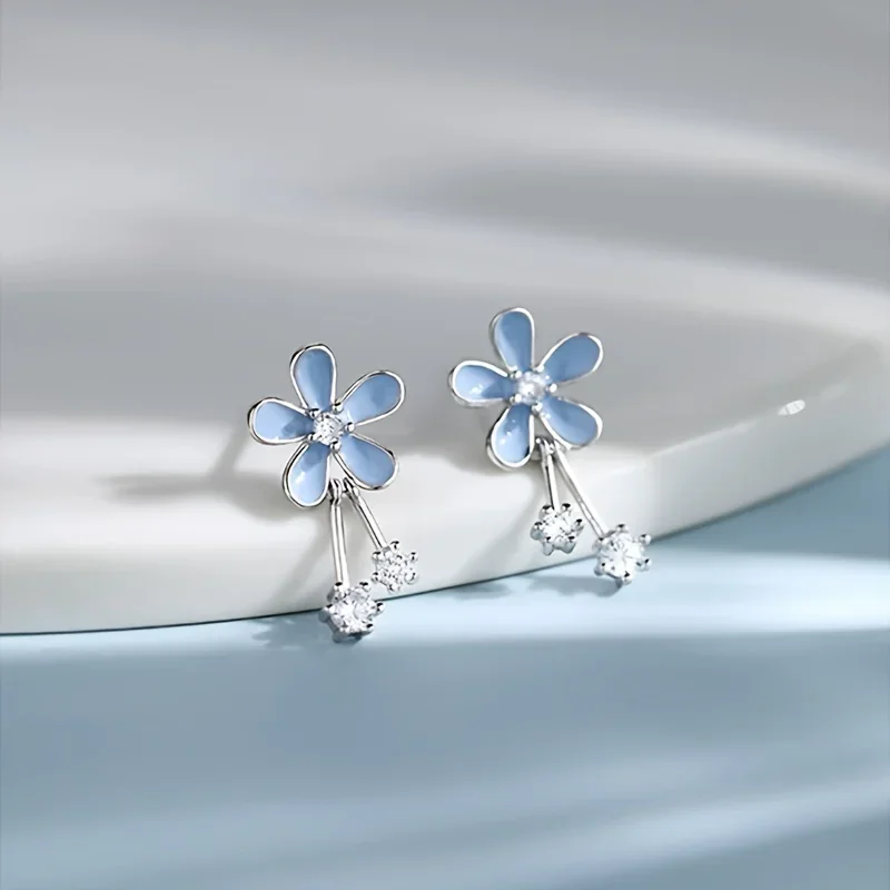 A Pair of Sweet Blue Daisy Flower Earrings, Simple and Elegant with a Luxurious Touch. A High-quality Alloy Earring, Perfect as a Gift for Women. Versatile Daily Jewelry Suitable for Casual Attire, Vacations, and Festive Occasions
A Pair of Sweet Blue Daisy Flower Earrings, Simple and Elegant with a Luxurious Touch. A High-quality Alloy Earring, Perfect as a Gift for Women. Versatile Daily Jewelry Suitable for Casual Attire, Vacations, and Festive Occasions