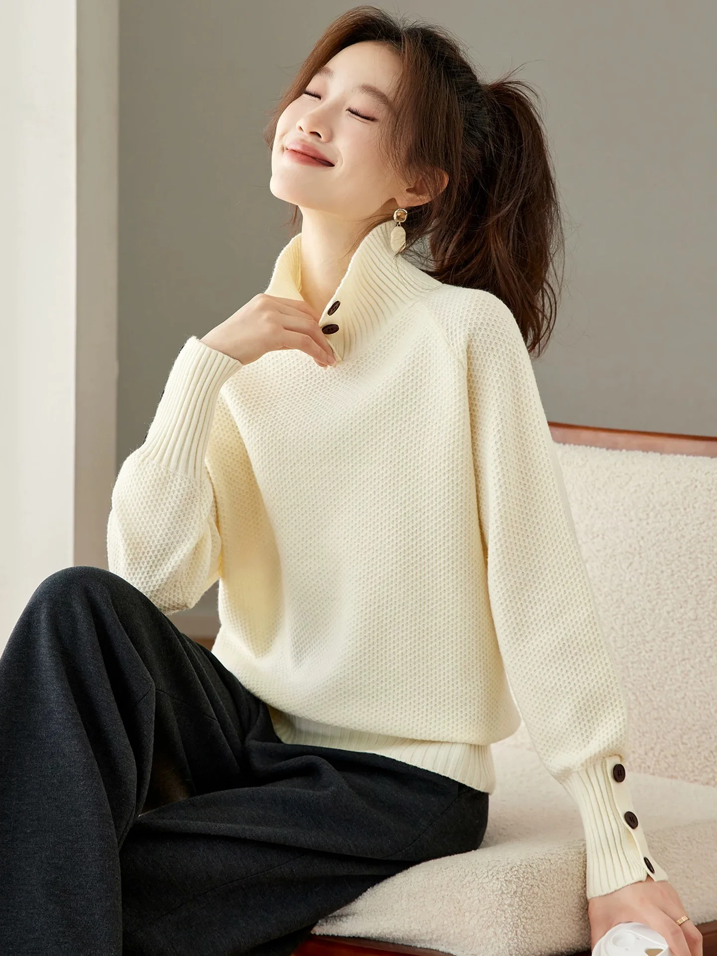 New 100% Australian wool women's high neck sweater trend fashion knitted spring and autumn women's long sleeved pullover sweater
New 100% Australian wool women's high neck sweater trend fashion knitted spring and autumn women's long sleeved pullover sweater
