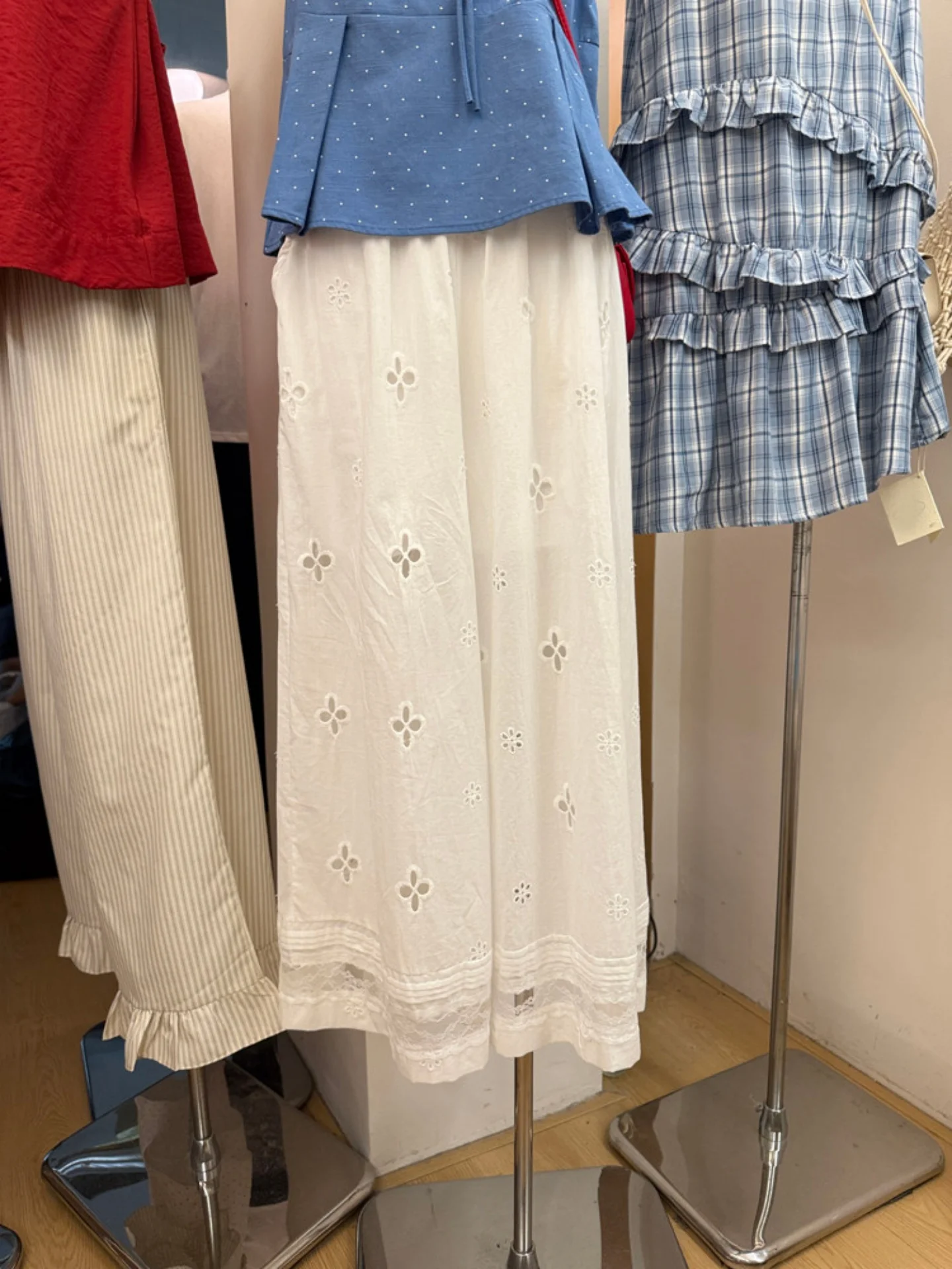 Summer New Design Lace Trim Casual Pants Women plus Size Elastic Wide Leg Long Pants High Waist Elastic Waistband
Summer New Design Lace Trim Casual Pants Women plus Size Elastic Wide Leg Long Pants High Waist Elastic Waistband
