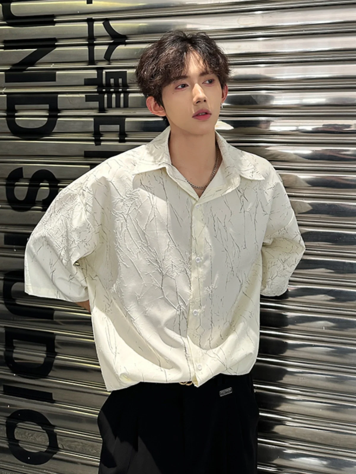 Textured Muslin White Casual Shirt Short Sleeve Men Summer Style British Preppy Half Sleeve Shirt Jacket Trendy
Textured Muslin White Casual Shirt Short Sleeve Men Summer Style British Preppy Half Sleeve Shirt Jacket Trendy