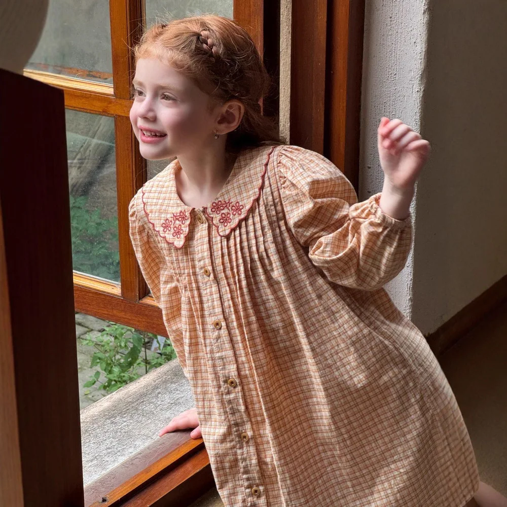 Plaid Embroidered Collar Dress Long-sleeved Tuck Pleated Dress Maxi Length Grils Children Autumn Sweet Fashionable Personality
Plaid Embroidered Collar Dress Long-sleeved Tuck Pleated Dress Maxi Length Grils Children Autumn Sweet Fashionable Personality