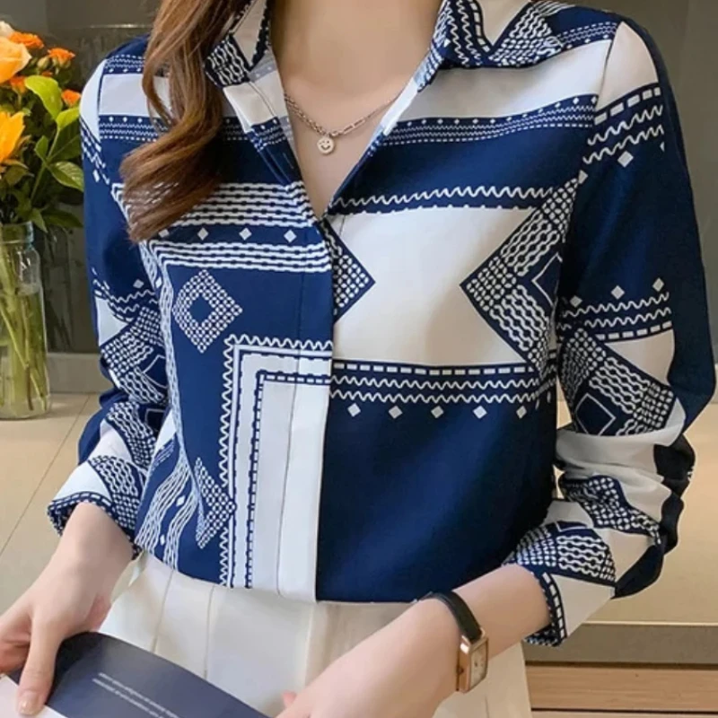 Multi color retro ice silk printed loose shirt with mature and fashionable style for spring and summer
Multi color retro ice silk printed loose shirt with mature and fashionable style for spring and summer