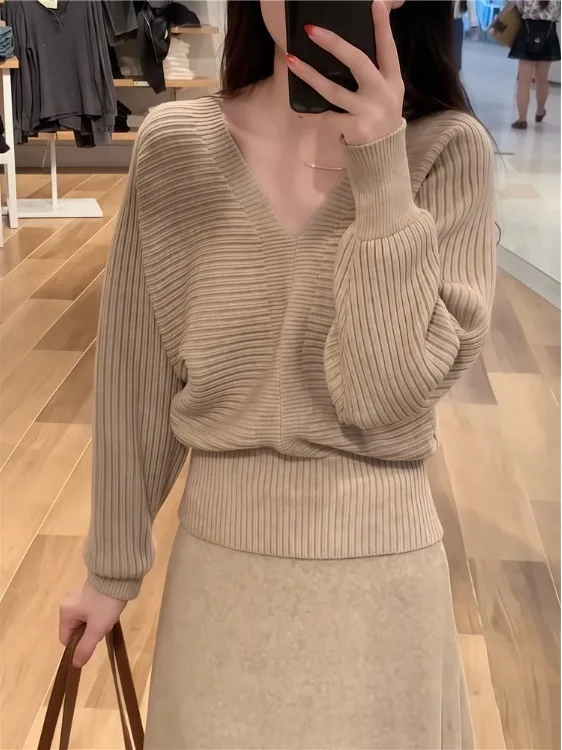 Sexy V-Neck Long Sleeve Knitted Sweater Women's Summer Casual Slimming Waist Design Cotton Blend Comfortable Fit Knitwear
Sexy V-Neck Long Sleeve Knitted Sweater Women's Summer Casual Slimming Waist Design Cotton Blend Comfortable Fit Knitwear