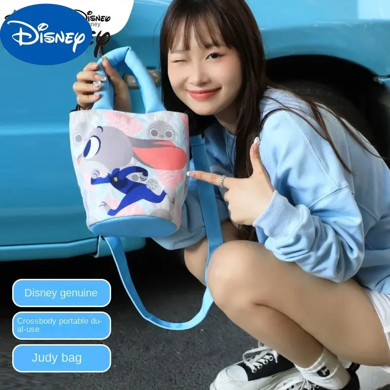 MINISO оригинальная дорожная сумка Disney Judy, сумка-тоут, повседневная дорожная сумка, сумка через плечо, вместительная холщовая сумка-мессенджер для студентов
MINISO оригинальная дорожная сумка Disney Judy, сумка-тоут, повседневная дорожная сумка, сумка через плечо, вместительная холщовая сумка-мессенджер для студентов