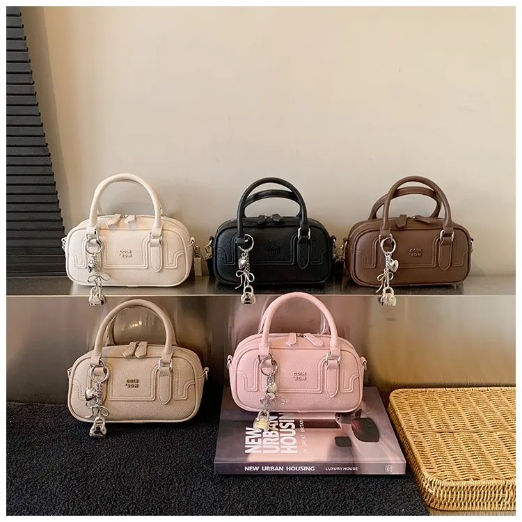 Новая модная ретро-сумка-подушка 2026 года: универсальная повседневная сумка через плечо, премиальная портативная маленькая квадратная сумка-боулинг
Новая модная ретро-сумка-подушка 2026 года: универсальная повседневная сумка через плечо, премиальная портативная маленькая квадратная сумка-боулинг