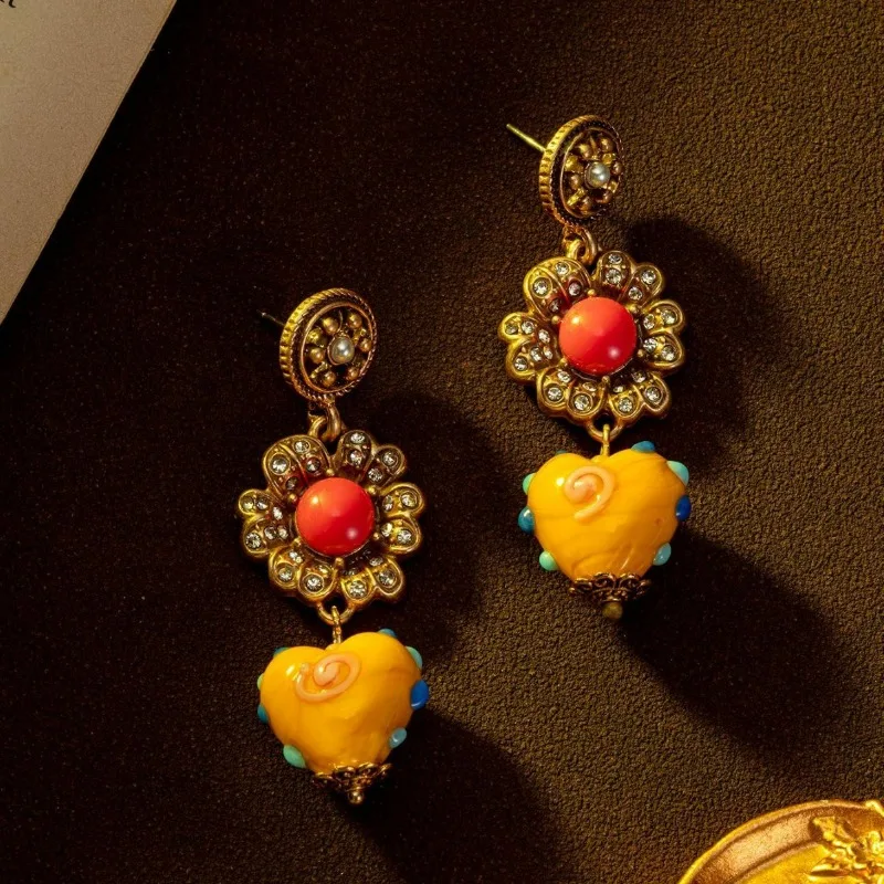 Retro Glass Love Sunflower Dangle Earrings Ins Style Vintage Classical Fashion Old Carving National Style Statement Earrings 
Retro Glass Love Sunflower Dangle Earrings Ins Style Vintage Classical Fashion Old Carving National Style Statement Earrings