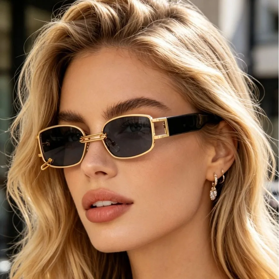 Vintage Black Small Square Sunglasses Unisex Metal Ring Gradient Lens UV400 Anti-UV Shades
Vintage Black Small Square Sunglasses Unisex Metal Ring Gradient Lens UV400 Anti-UV Shades