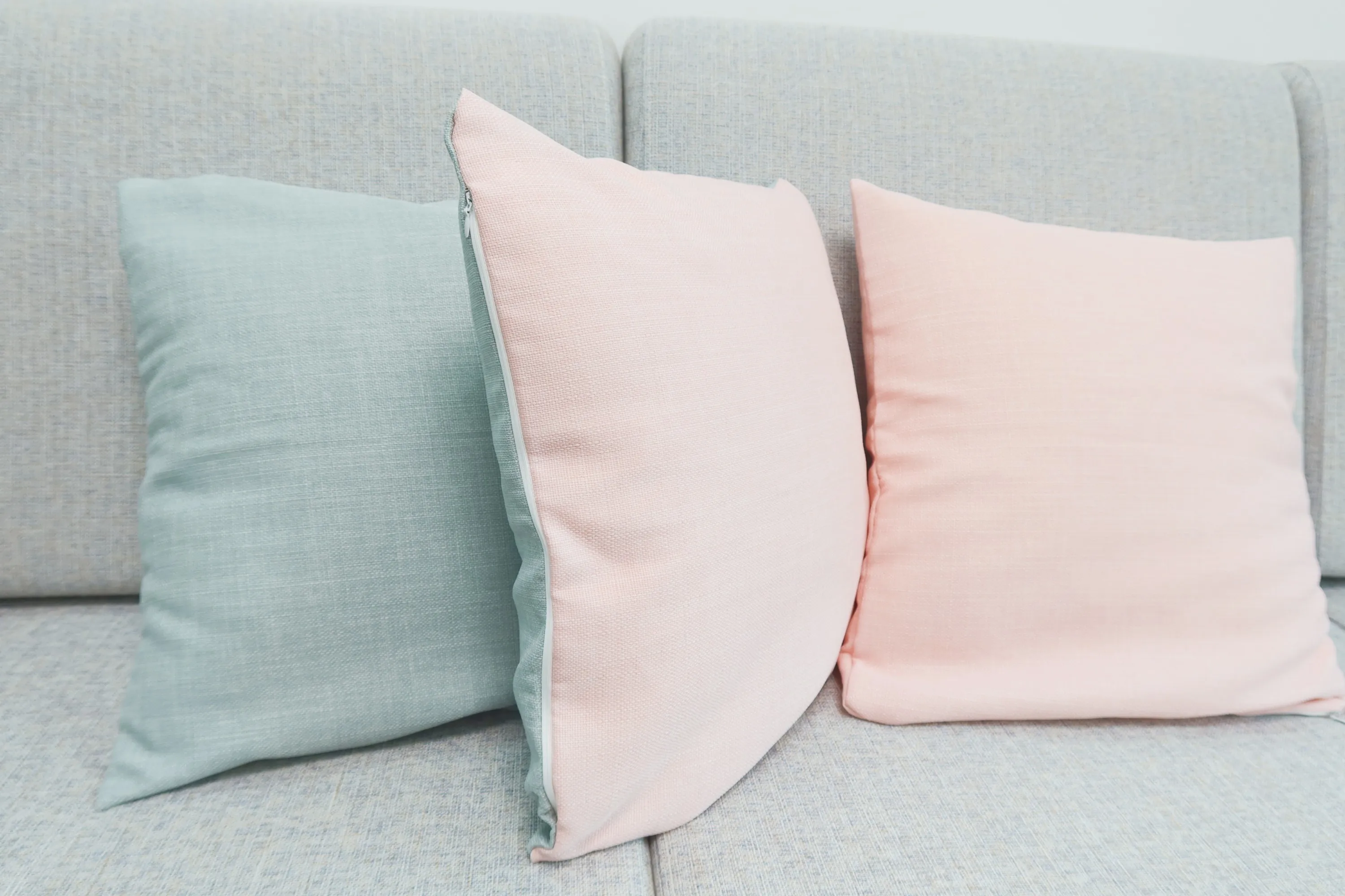 Linen Material 3 Piece Pillow Case Cushion Cover Seat Hand-sewn Invisible Zipper Design Sofa Armchair Bedside Bay (no pillow)
Linen Material 3 Piece Pillow Case Cushion Cover Seat Hand-sewn Invisible Zipper Design Sofa Armchair Bedside Bay (no pillow)