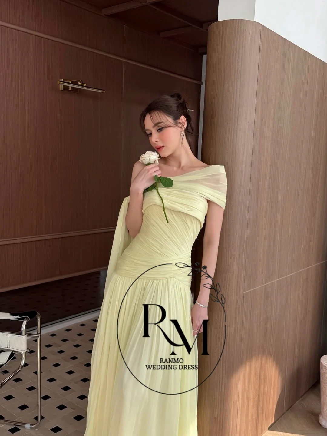 Ranmo Elegant Light Yellow 2026 Chiffon A-Line Party Dresses Sleeveless Formal Occasion Prom Gowns Strapless Pleat Customized
Ranmo Elegant Light Yellow 2026 Chiffon A-Line Party Dresses Sleeveless Formal Occasion Prom Gowns Strapless Pleat Customized