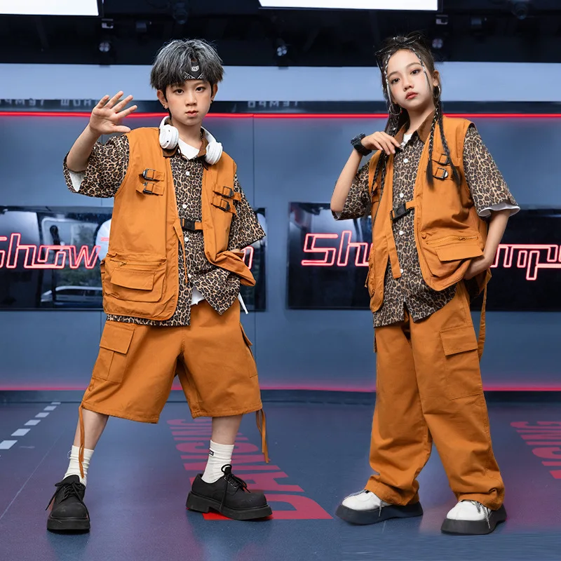 Kids Leopard Print Short Sleeve Shirt Set Boys Street Wear Hip Hop Overalls Vest Sets Girls Performance Clothing
Kids Leopard Print Short Sleeve Shirt Set Boys Street Wear Hip Hop Overalls Vest Sets Girls Performance Clothing