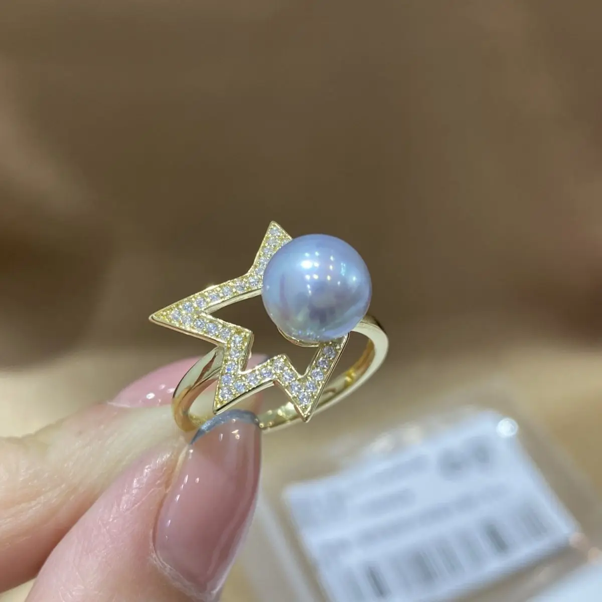 Драгоценные Dainty South Sea AAAA 9-10mm натуральный белый настоящий жемчуг циркон 925 серебряная звезда кольцо регулируемый размер Бесплатная доставка
Драгоценные Dainty South Sea AAAA 9-10mm натуральный белый настоящий жемчуг циркон 925 серебряная звезда кольцо регулируемый размер Бесплатная доставка