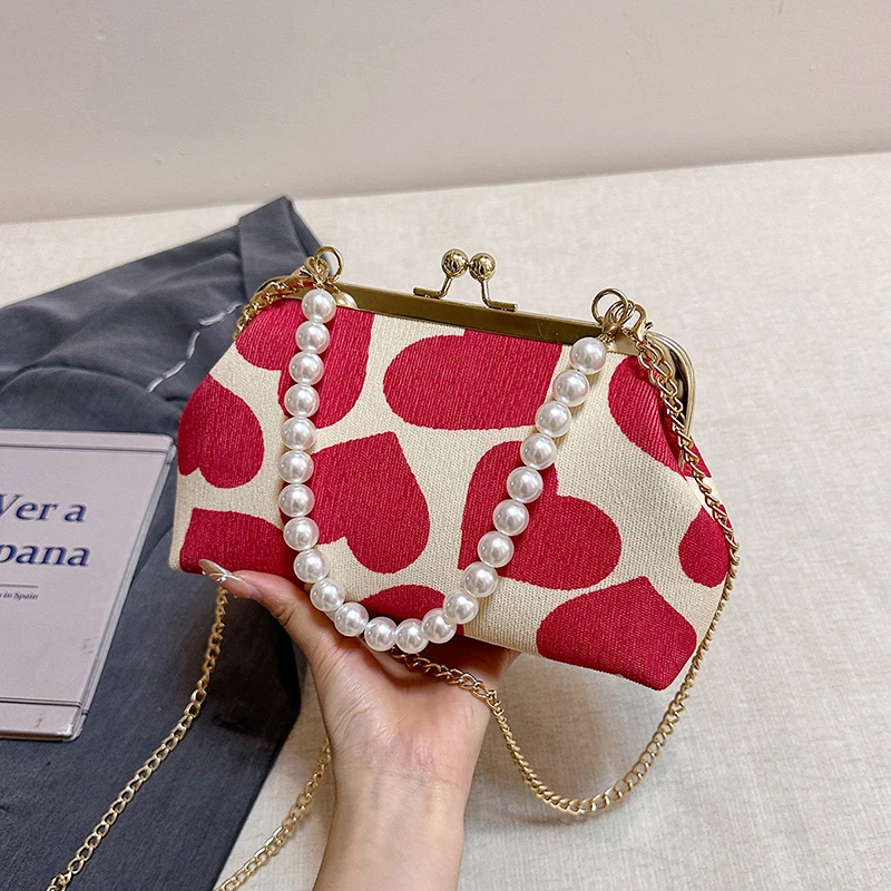 Cute Heart Love Bag Ladies Fashion Party Purse Pearl Chain Clutch Bag Brand Shell Handbag Canvas Bag Versaile Chain Crossbody Ba
Cute Heart Love Bag Ladies Fashion Party Purse Pearl Chain Clutch Bag Brand Shell Handbag Canvas Bag Versaile Chain Crossbody Ba