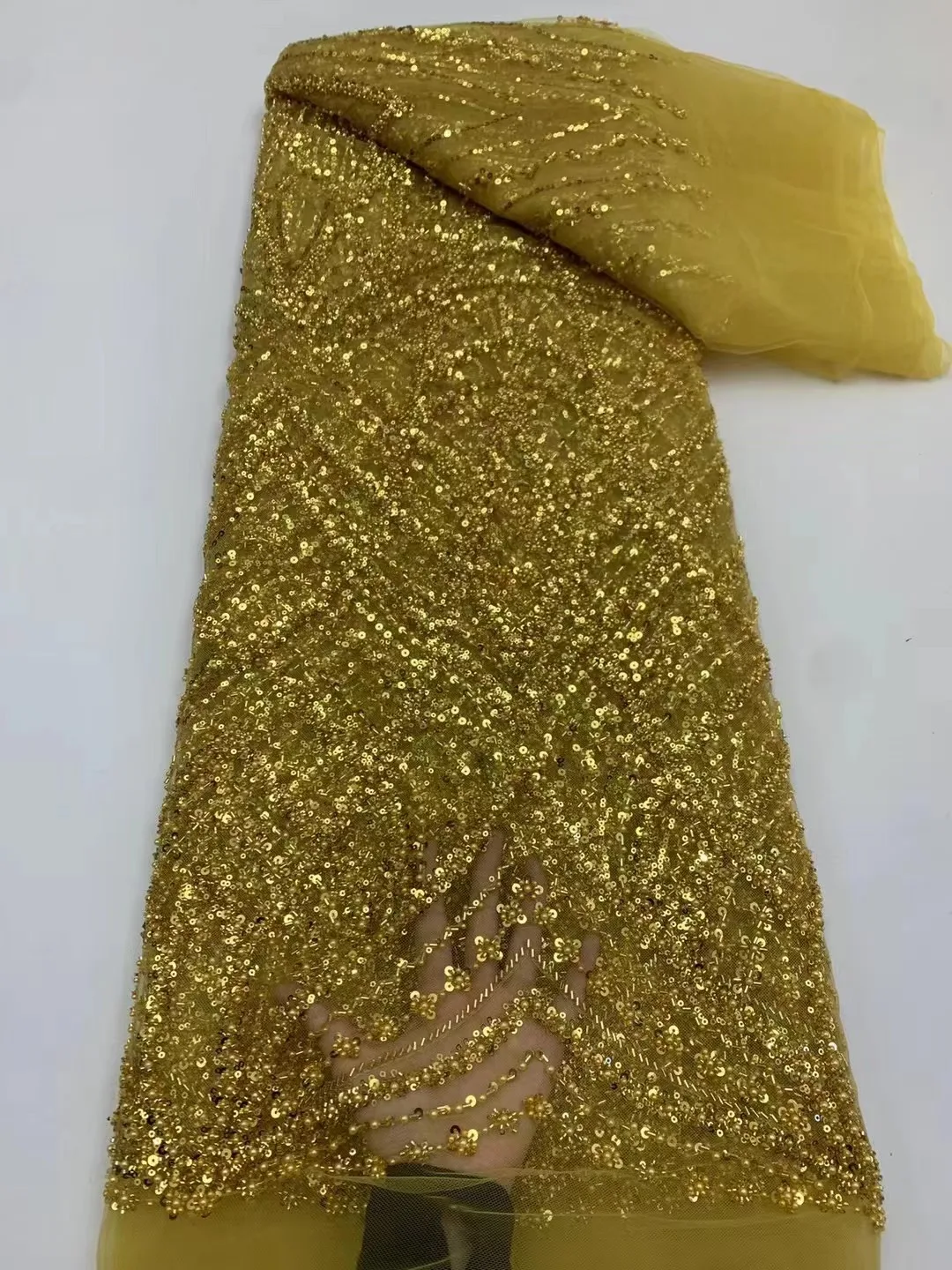 Gold Fashion Elegant French Embroidery Diamond Beaded Lace Fabric African Nigerian With Sequins Fabric For Wedding Dress
Gold Fashion Elegant French Embroidery Diamond Beaded Lace Fabric African Nigerian With Sequins Fabric For Wedding Dress