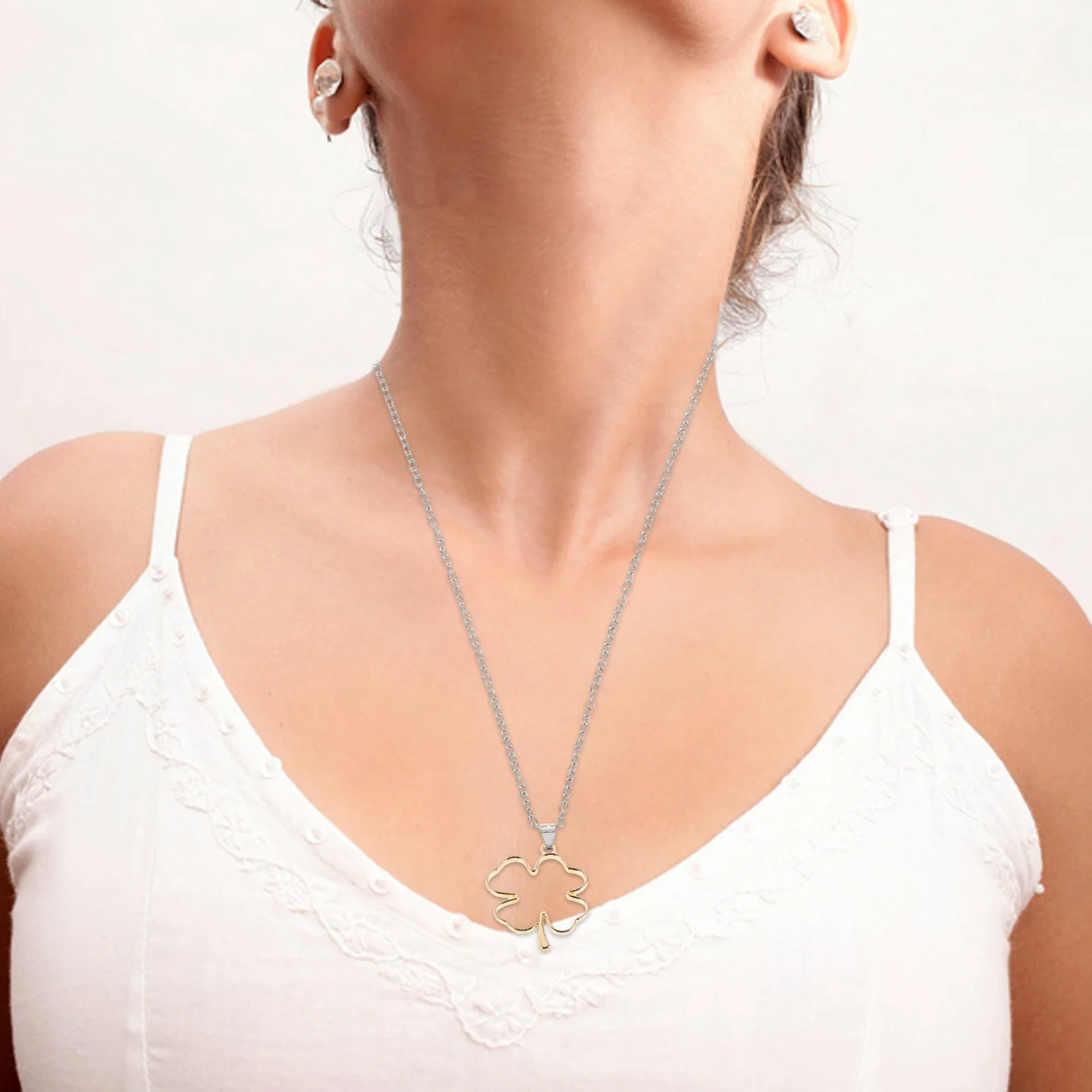 12Pcs Four Leaf Shamrock Pendant Hollow Charm Jewelry Making Supplies Trendy Keychain Necklace Bracelet Decor Alloy
12Pcs Four Leaf Shamrock Pendant Hollow Charm Jewelry Making Supplies Trendy Keychain Necklace Bracelet Decor Alloy