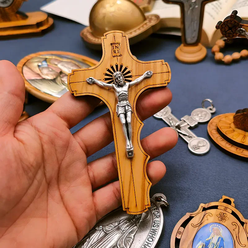Olive Wood and Alloy Jesus Cross Catholic Hand Blessing Cross 12 * 6.7cm Church Decoration Handheld Cross Pastor Ritual Supplies
Olive Wood and Alloy Jesus Cross Catholic Hand Blessing Cross 12 * 6.7cm Church Decoration Handheld Cross Pastor Ritual Supplies
