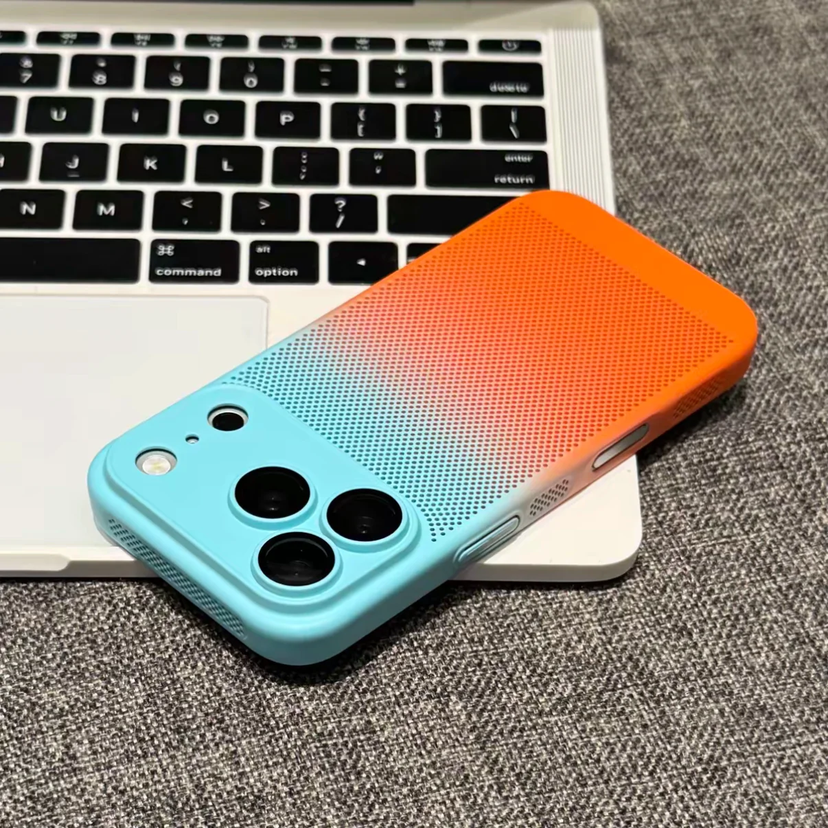 Honeycomb Cooling Case For iPhone 17 16 Pro Max Magnetic Matte Ultra Thin Cover iPhone 15 14 Plus Shockproof Shell
Honeycomb Cooling Case For iPhone 17 16 Pro Max Magnetic Matte Ultra Thin Cover iPhone 15 14 Plus Shockproof Shell