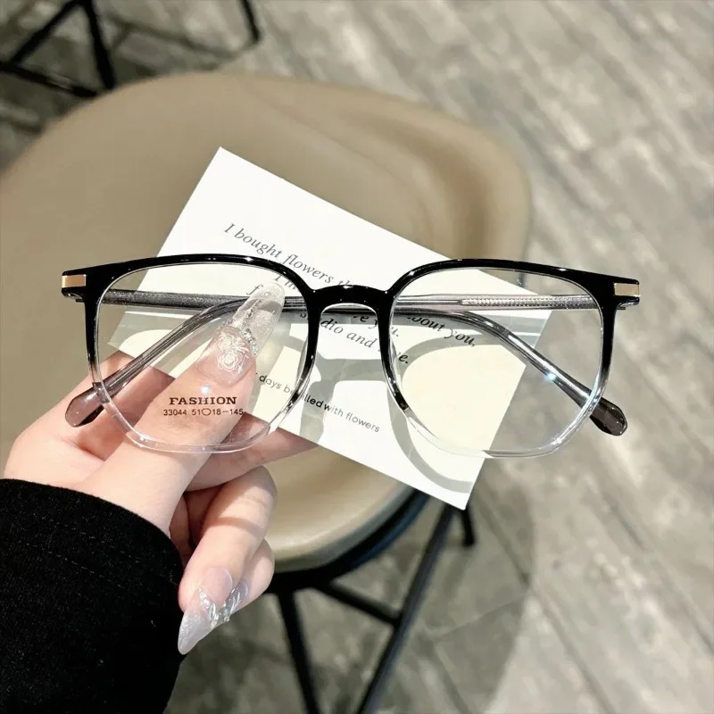 Model Internet Celebrity Glasses Frame Insertion Core Integral Long Leg Plain and Versatile Sunglasses Frame for Men and Women
Model Internet Celebrity Glasses Frame Insertion Core Integral Long Leg Plain and Versatile Sunglasses Frame for Men and Women