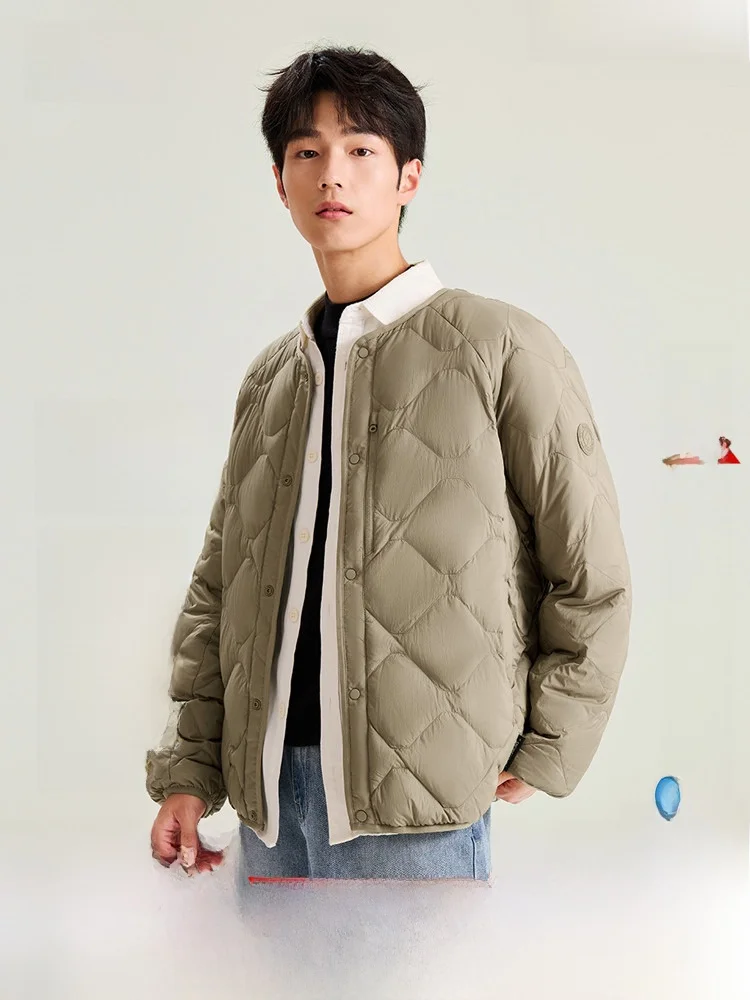 Легкая модная мужская пуховая куртка с круглым вырезом, повседневная, универсальная, весна 2026, для снежной погоды, в корейском стиле, с наполнителем из пуха
Легкая модная мужская пуховая куртка с круглым вырезом, повседневная, универсальная, весна 2026, для снежной погоды, в корейском стиле, с наполнителем из пуха