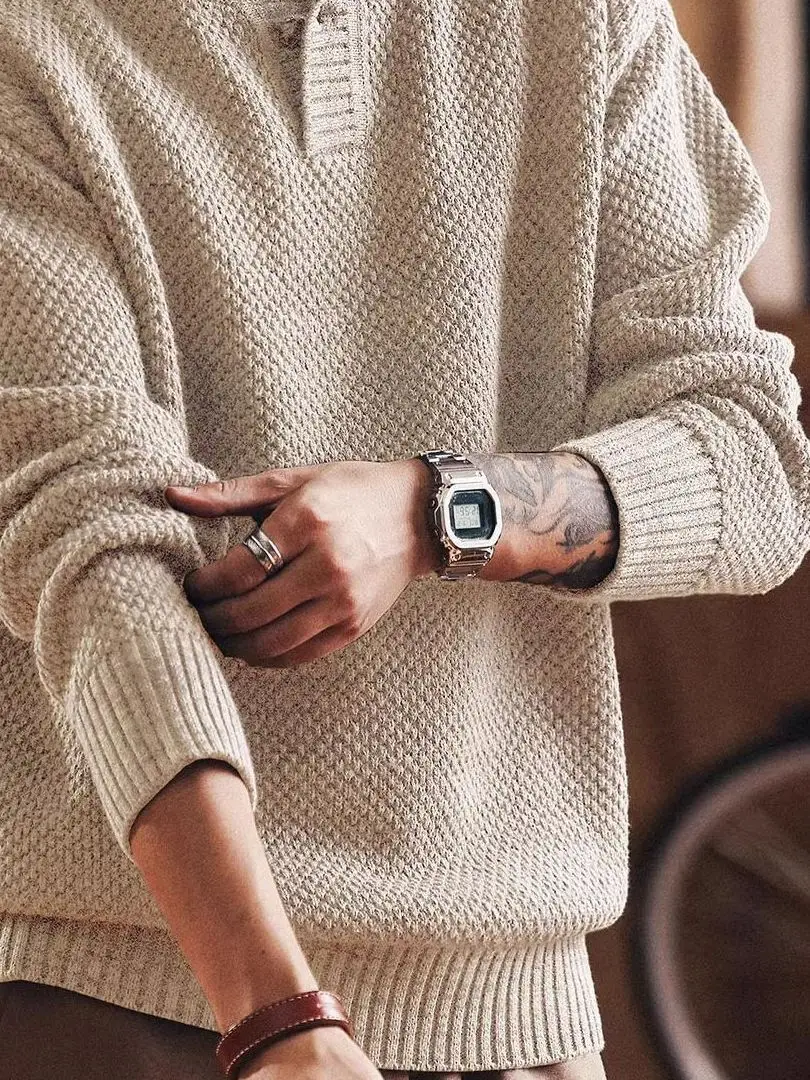 Мужской свитер в американском ретро-стиле, вязаный крючком, весна-осень, новая модная теплая свободная универсальная модель с воротником хенли, длинный рукав
Мужской свитер в американском ретро-стиле, вязаный крючком, весна-осень, новая модная теплая свободная универсальная модель с воротником хенли, длинный рукав