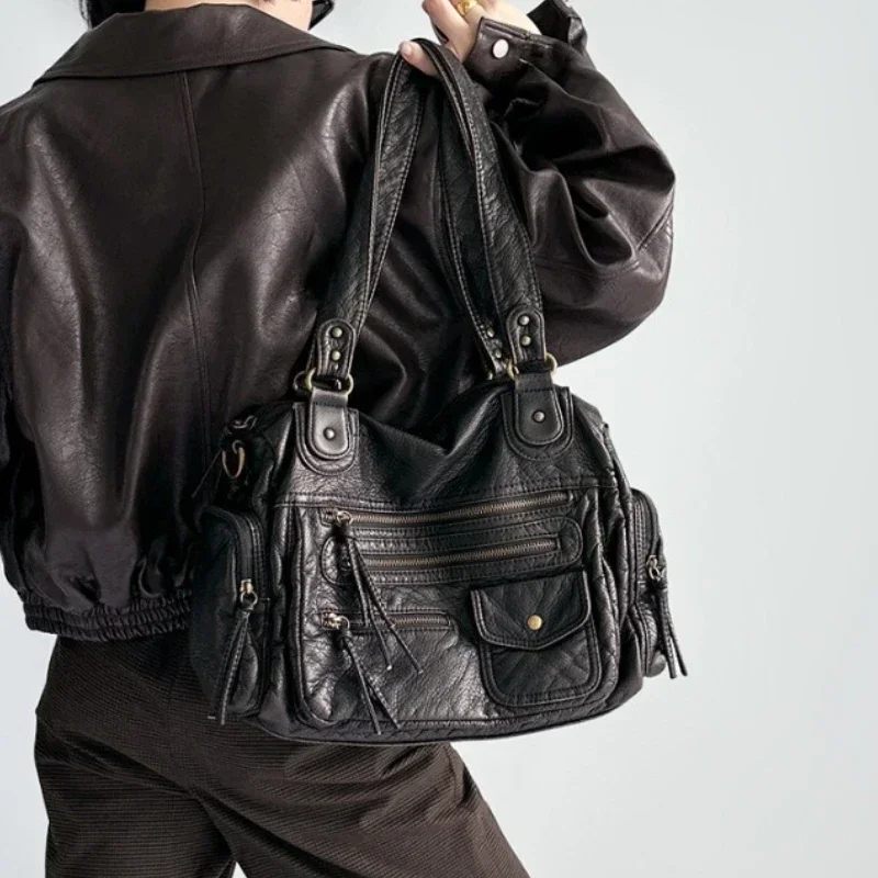 Women's fashion retro old motorcycle bag large capacity washed Y2K hot girl shoulder messenger bag
Women's fashion retro old motorcycle bag large capacity washed Y2K hot girl shoulder messenger bag