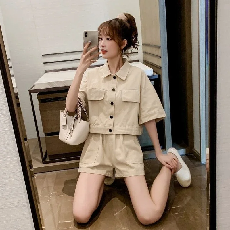 Shirts & Blouses Woman Shorts Solid Color Promotion Novelty in Classic Tailor Fashion New Matching Short Sets for Women 2 Pieces
Shirts & Blouses Woman Shorts Solid Color Promotion Novelty in Classic Tailor Fashion New Matching Short Sets for Women 2 Pieces