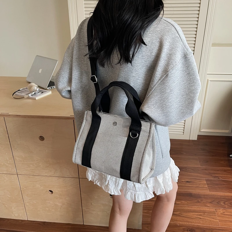 Elegant Women Leather Luxury Fashion Designer Shoulder Tote Bag Crossbody Handbag For Stylish City Daily Living
Elegant Women Leather Luxury Fashion Designer Shoulder Tote Bag Crossbody Handbag For Stylish City Daily Living