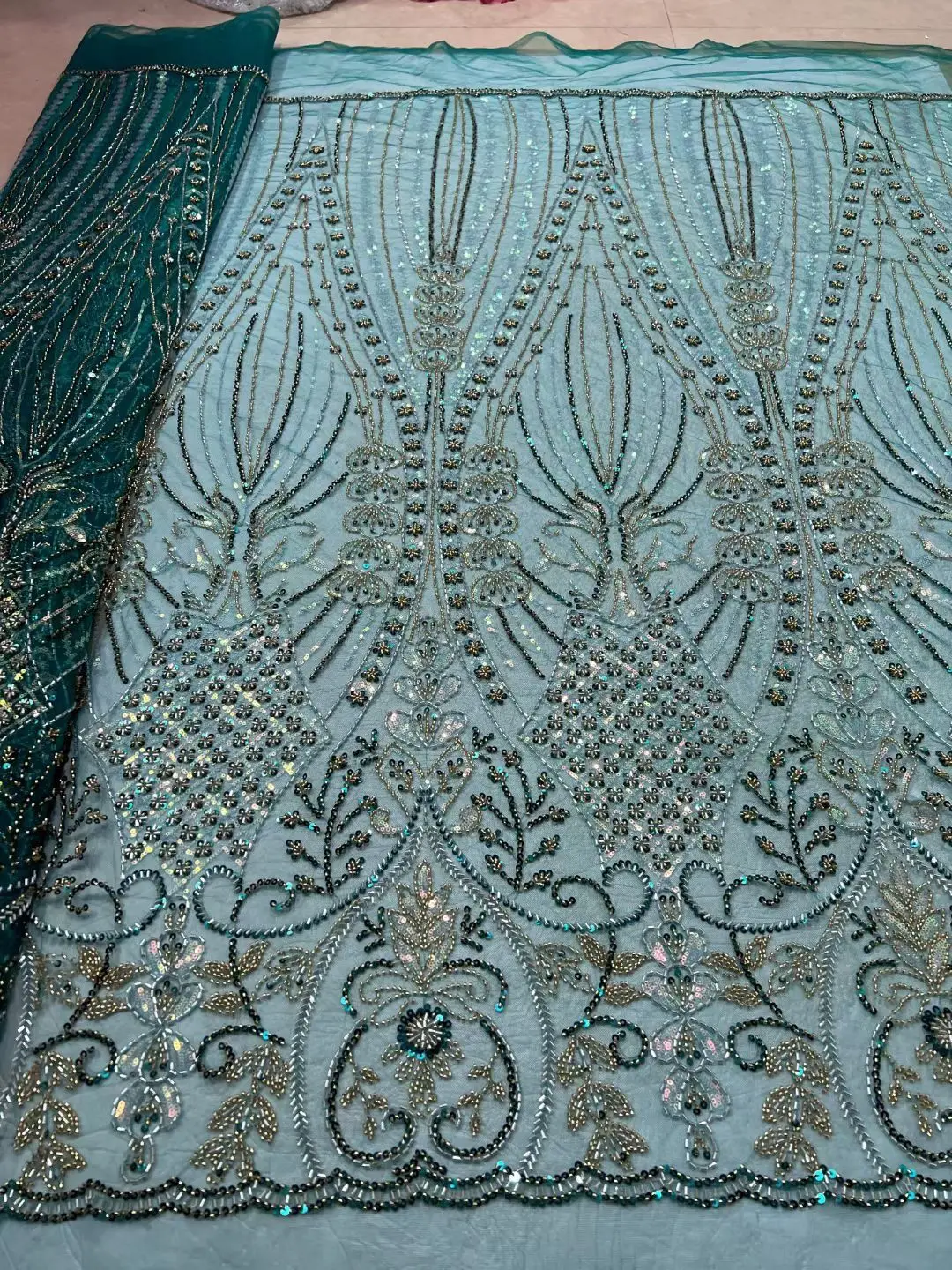 Beautiful Design L-1306436 Embroidered Mesh beads Lace Fabric For Women Party Dress Lace African Sequins Net Lace
Beautiful Design L-1306436 Embroidered Mesh beads Lace Fabric For Women Party Dress Lace African Sequins Net Lace