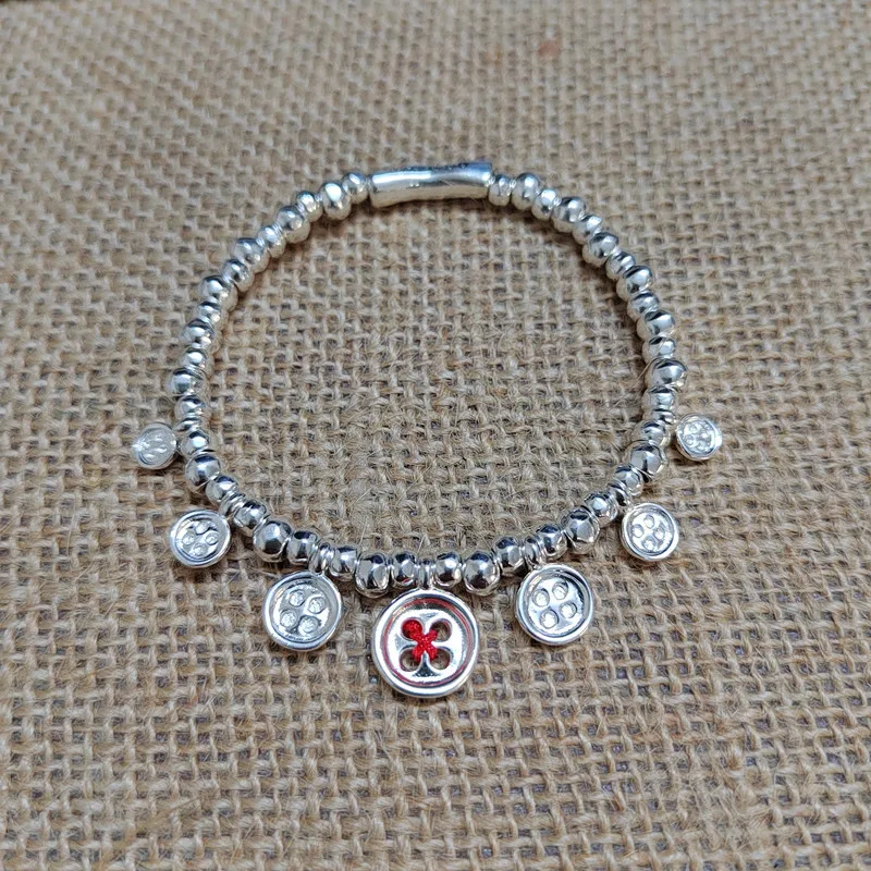 Новый европейский и американский модный тренд: браслет с пуговицами, дизайн для подарка на День святого Валентина для девушек.
Новый европейский и американский модный тренд: браслет с пуговицами, дизайн для подарка на День святого Валентина для девушек.