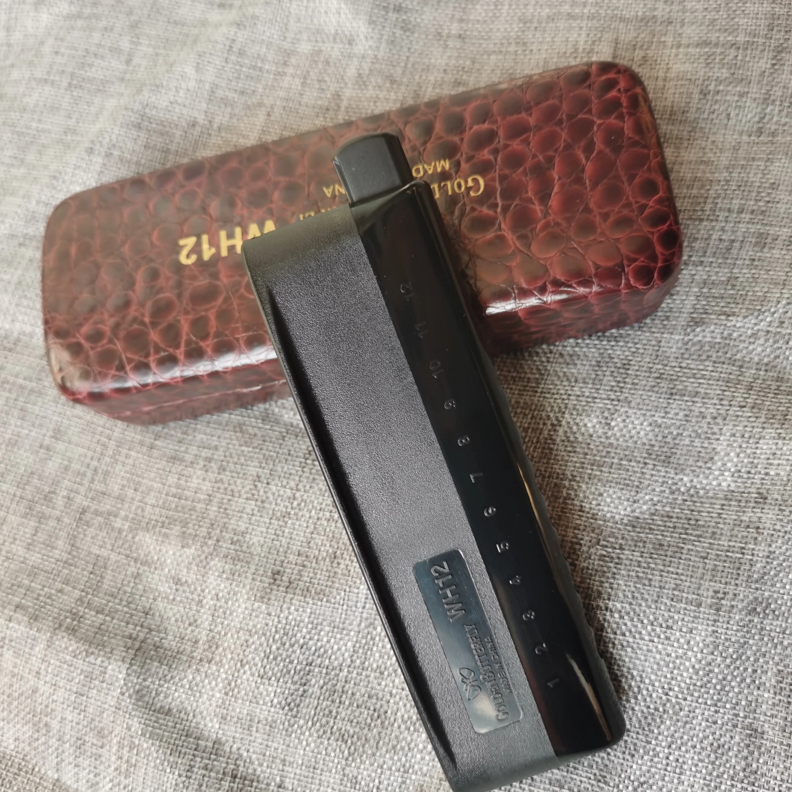 Professional 12 Hole Chromatic Harmonica Golden Butterfly WH12 Harp musical instrument mouth organ semi-matte ABS cover
Professional 12 Hole Chromatic Harmonica Golden Butterfly WH12 Harp musical instrument mouth organ semi-matte ABS cover