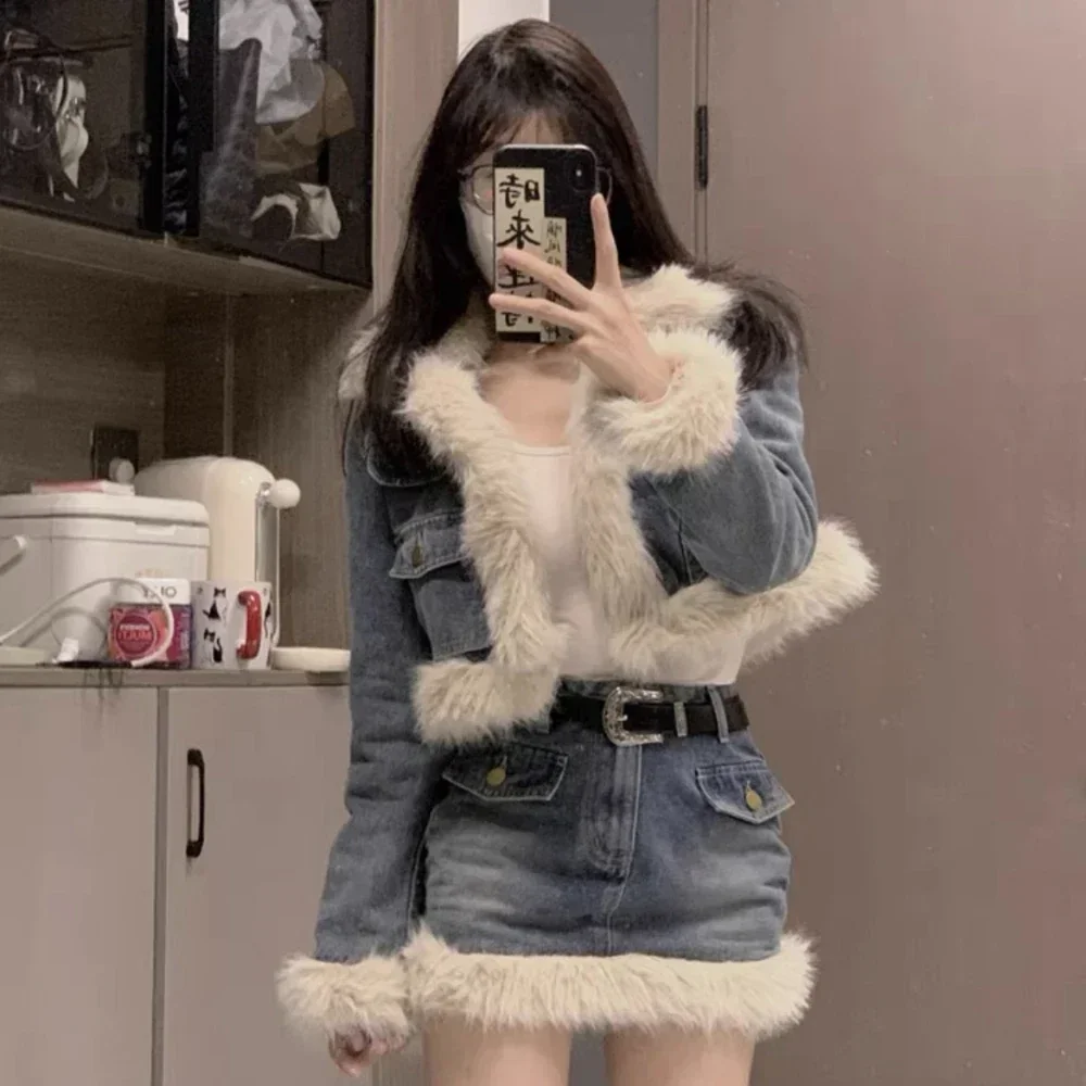 Winter Vintage Plush Patchwork Denim Short Jacket Sexy Slimming Skirt Two-piece Set Fashion Ensemble Femme 2 Pièces Chic Jupe
Winter Vintage Plush Patchwork Denim Short Jacket Sexy Slimming Skirt Two-piece Set Fashion Ensemble Femme 2 Pièces Chic Jupe