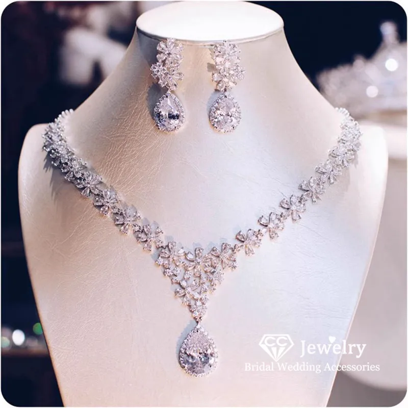 CC Luxury Jewelry Set Women Accessories Wedding Bijoux Bridal Dress Engagement Flower Shape Stud Earrings Necklace Sets FO83
CC Luxury Jewelry Set Women Accessories Wedding Bijoux Bridal Dress Engagement Flower Shape Stud Earrings Necklace Sets FO83