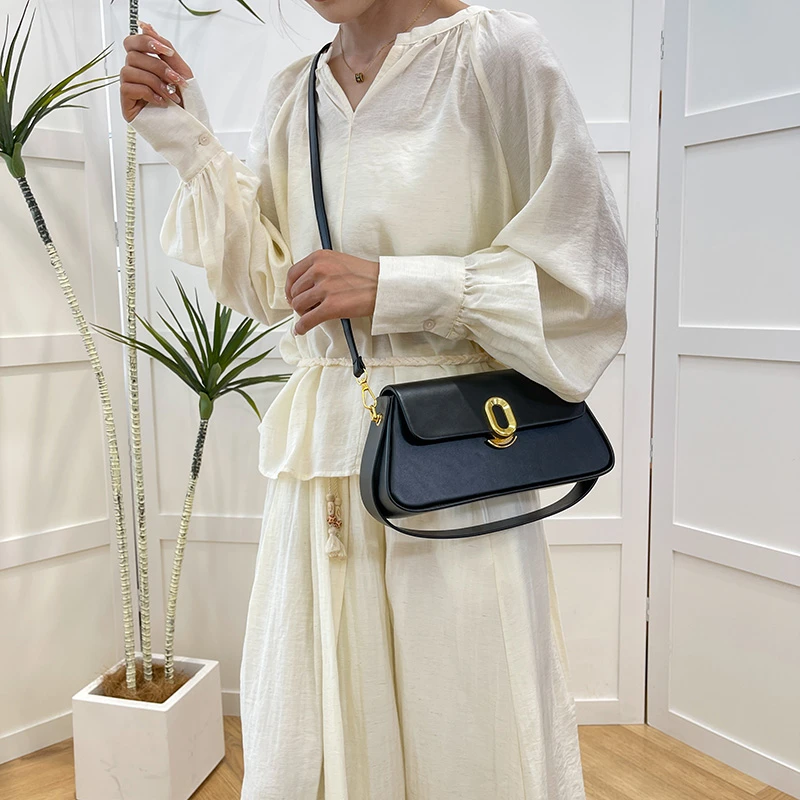 Sophisticated Ladies Tote Bag in Genuine Leather, Women's Handbag by Famous Designer, Classic Crossbody Elegant Fashion
Sophisticated Ladies Tote Bag in Genuine Leather, Women's Handbag by Famous Designer, Classic Crossbody Elegant Fashion