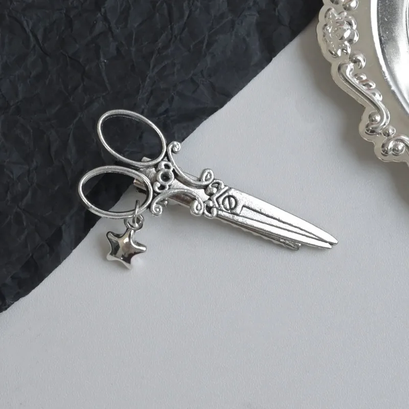 Gothic Scissor Hair Clips Women Unique Dark Aesthetic Trendy Accessory Stylish Bold New Headwear Street Style Casual Daily Wear
Gothic Scissor Hair Clips Women Unique Dark Aesthetic Trendy Accessory Stylish Bold New Headwear Street Style Casual Daily Wear