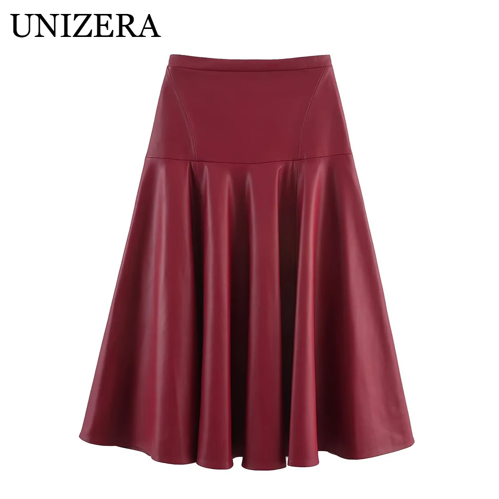 European and American style women's clothing, light mature style, fashionable temperament, pleated imitation leather skirt
European and American style women's clothing, light mature style, fashionable temperament, pleated imitation leather skirt
