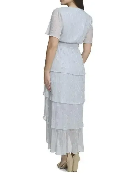 2026 Spring and Summer Fashion Solid Color Casual V-Neck Waist Cake Short Sleeved Dress
2026 Spring and Summer Fashion Solid Color Casual V-Neck Waist Cake Short Sleeved Dress
