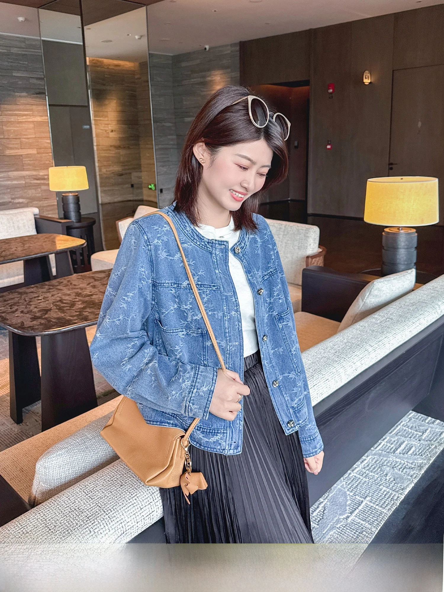 Zillal Casual Style Dark Pattern Design Chinese National Style Women's Short Denim Jacket Spring 2026 Loose Fit Long Sleeve
Zillal Casual Style Dark Pattern Design Chinese National Style Women's Short Denim Jacket Spring 2026 Loose Fit Long Sleeve