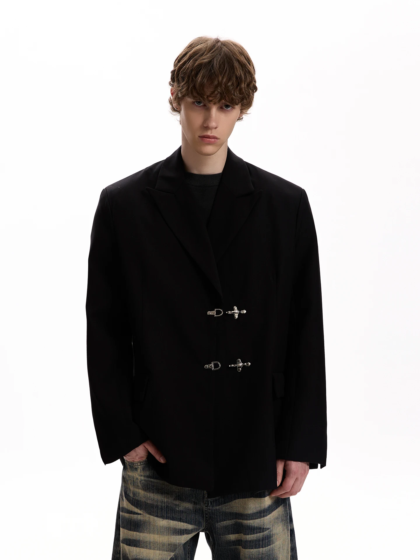 Молодежная куртка PUEE в американском ретро-стиле, с металлическим декором в виде самолета, синего цвета, простая, для повседневной носки, свободного кроя, длинный рукав, из полиэстера.
Молодежная куртка PUEE в американском ретро-стиле, с металлическим декором в виде самолета, синего цвета, простая, для повседневной носки, свободного кроя, длинный рукав, из полиэстера.